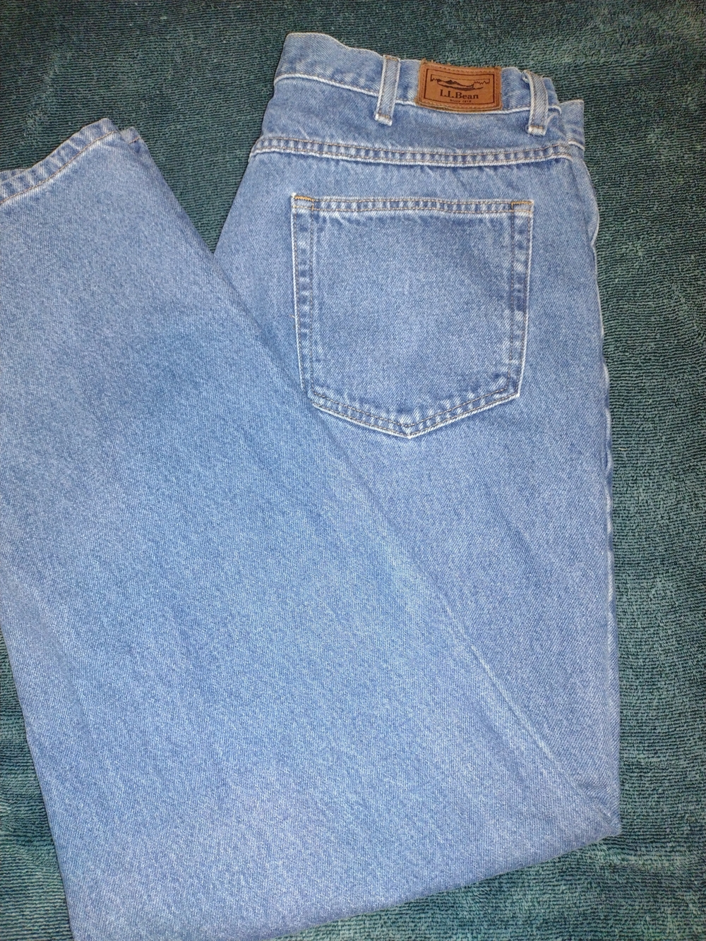 L.L. Bean Men's Light Wash Blue Relaxed Denim Jeans